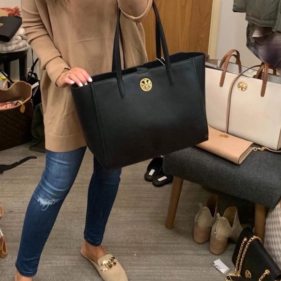 Tory Burch Handbags - TORY BURCH
Carson Leather Tote In Black